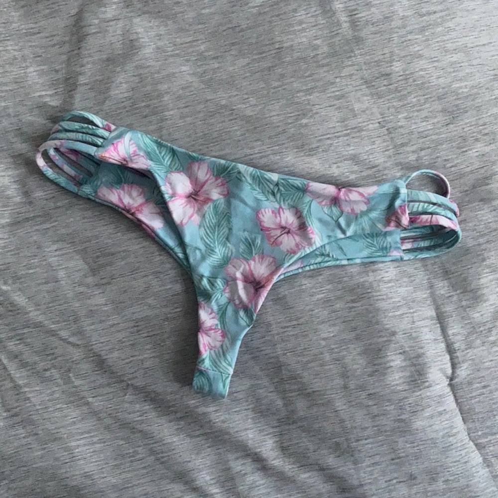 RESERVED: Midori Bikini Bottom